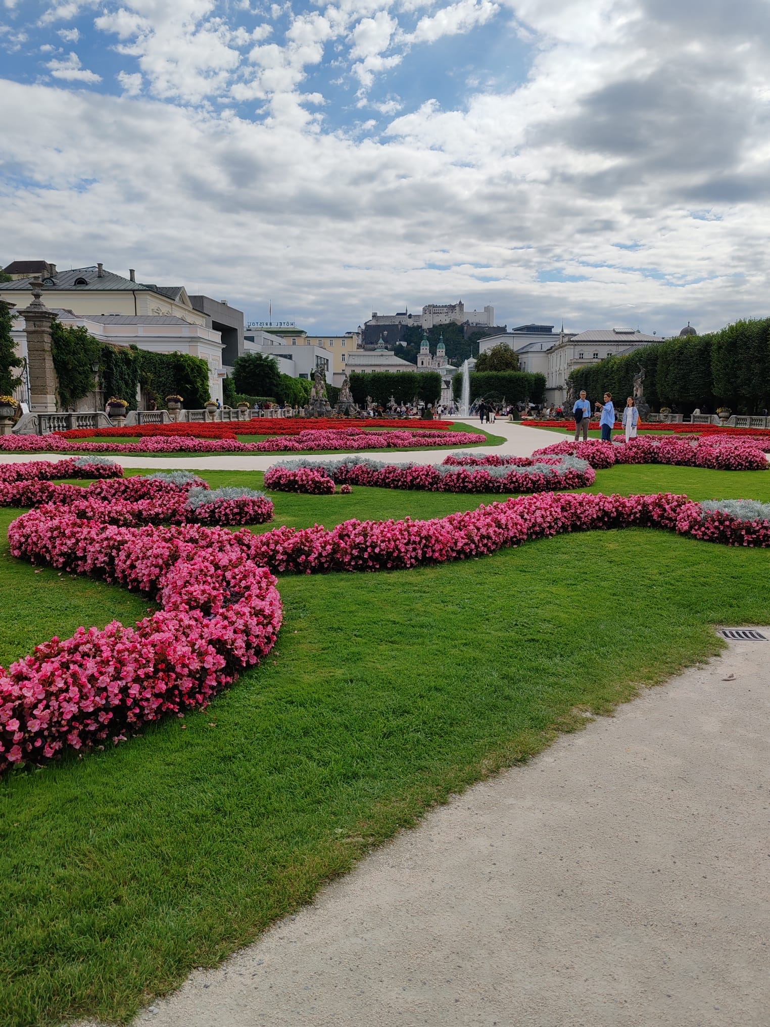 Imagine pentru articolul: Mirabellgarten — o grădină modelată de timp